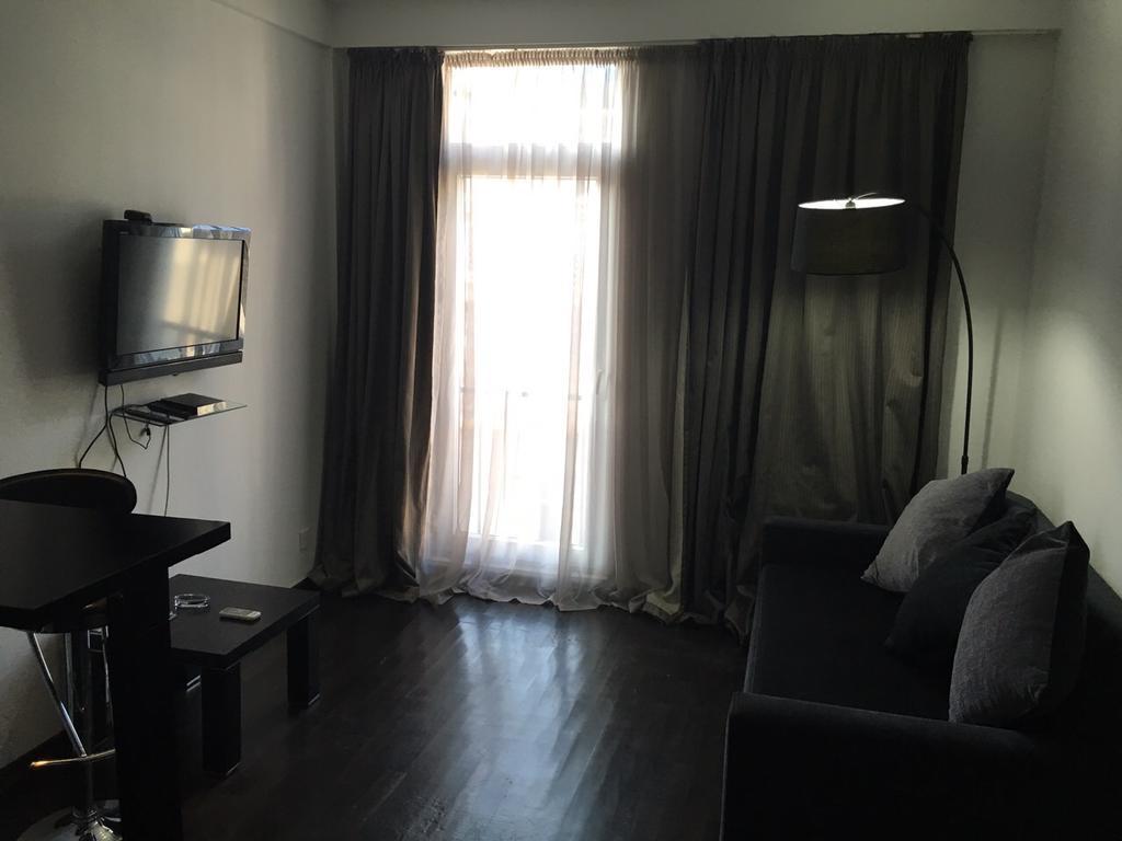 Black-White Rooms Батуми Екстериор снимка